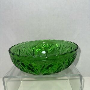 Vintage anchor, hocking medallion green glass serving bowl dish MCM
